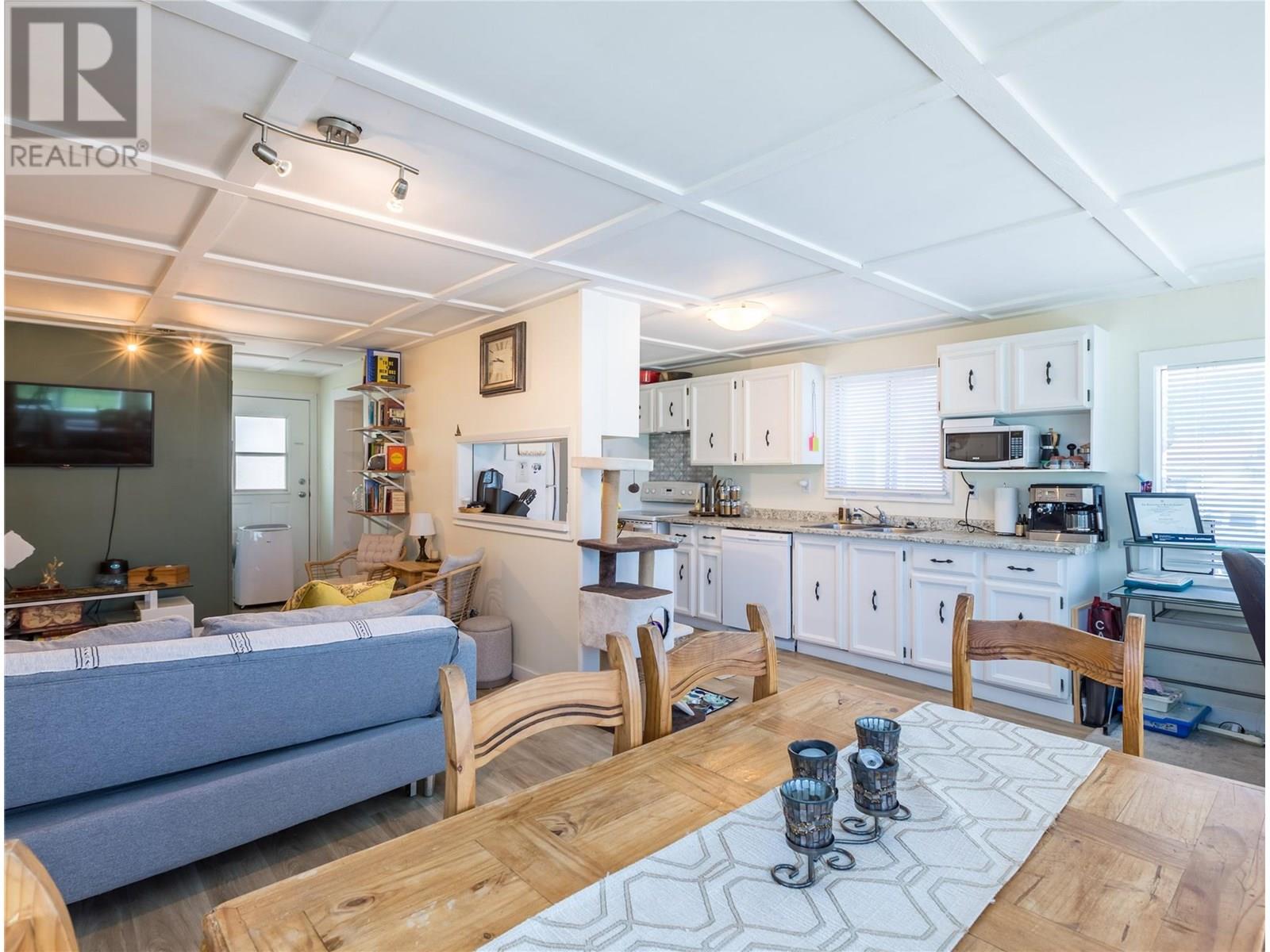 6342 6 Highway, Lavington, British Columbia  V1B 3C7 - Photo 43 - 10356250