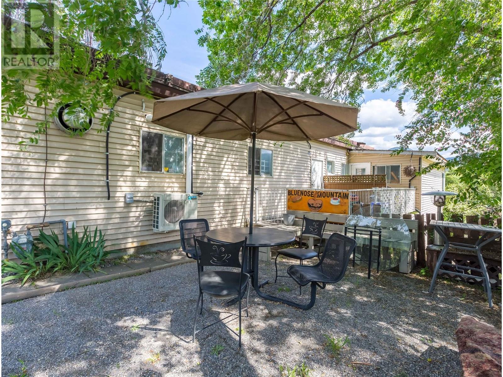 6342 6 Highway, Lavington, British Columbia  V1B 3C7 - Photo 9 - 10356250