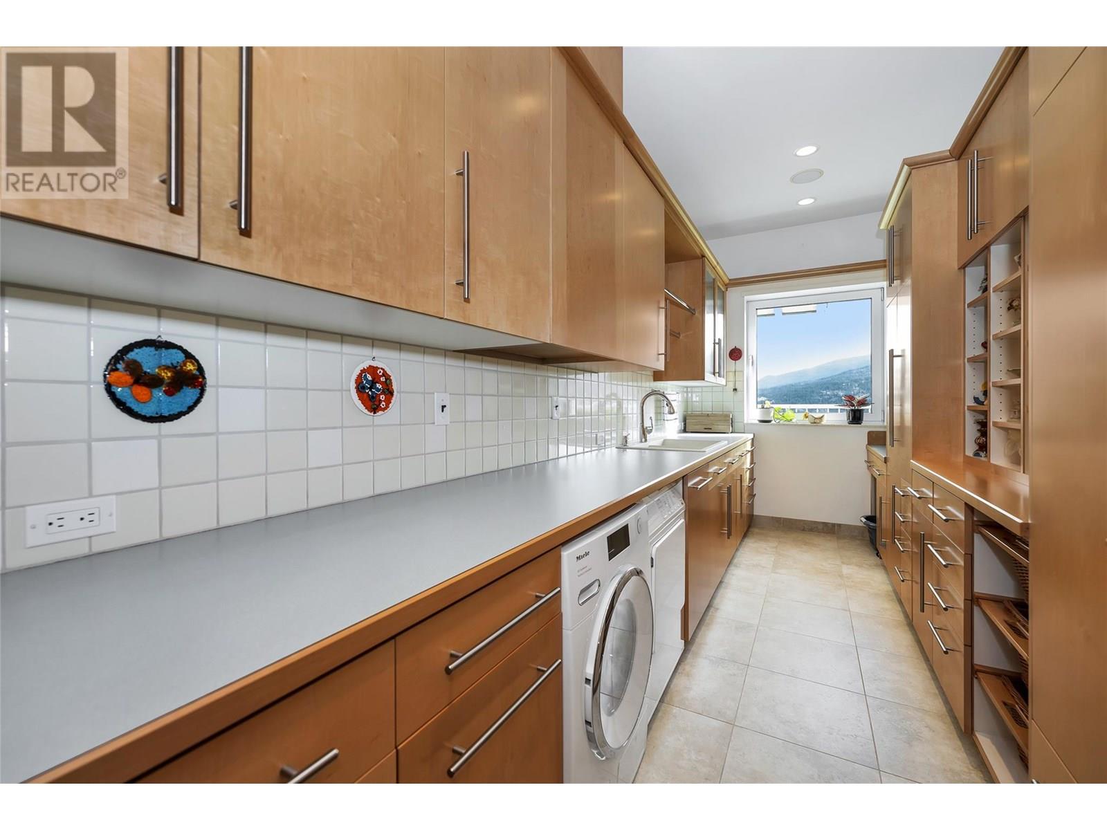 202 Stepping Stones Crescent, Spallumcheen, British Columbia  V1H 1X2 - Photo 37 - 10356495