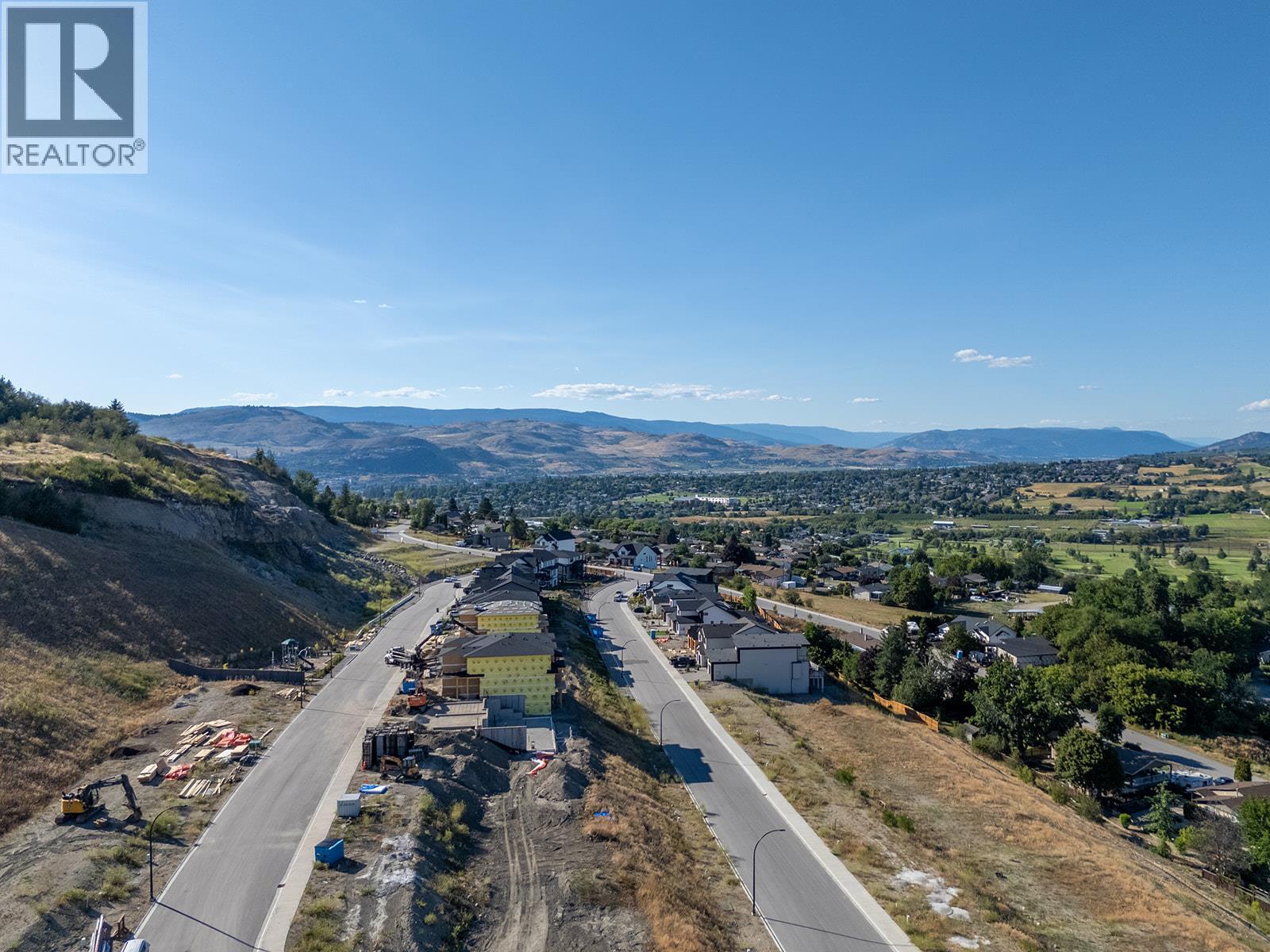 410 Arrowleaf Rise, Coldstream, British Columbia  V1B 2P2 - Photo 2 - 10356735