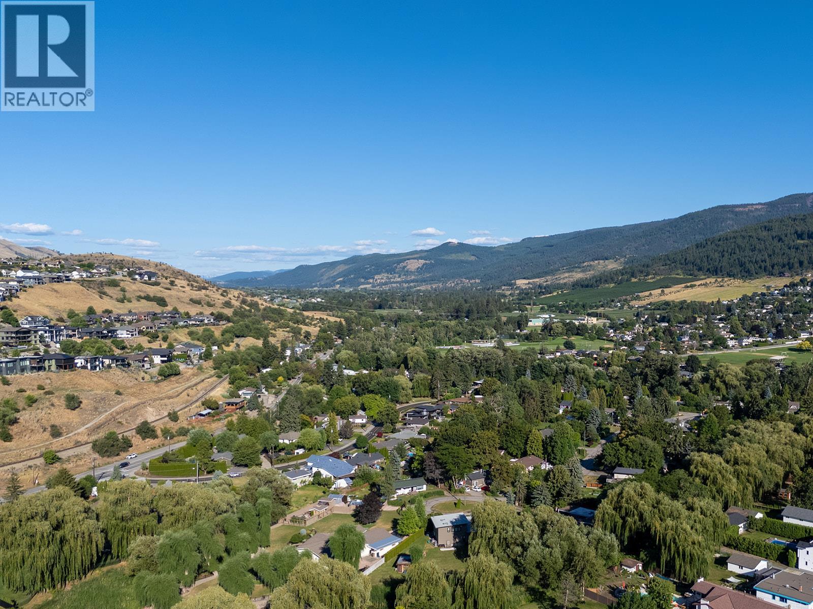 406 Arrowleaf Rise, Coldstream, British Columbia  V1B 2P2 - Photo 7 - 10356729