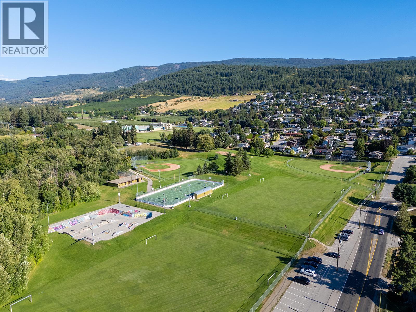 406 Arrowleaf Rise, Coldstream, British Columbia  V1B 2P2 - Photo 9 - 10356729