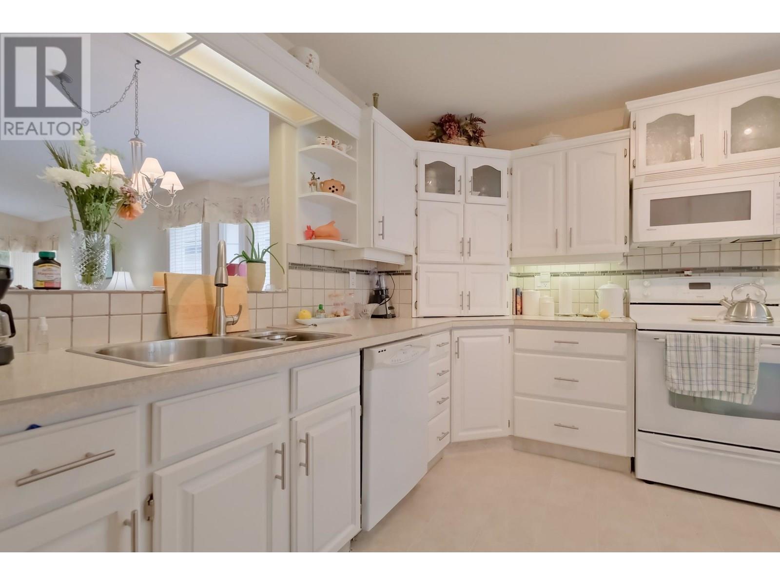 801 Comox Street Unit# 126, Penticton, British Columbia  V2A 8G5 - Photo 3 - 10356158