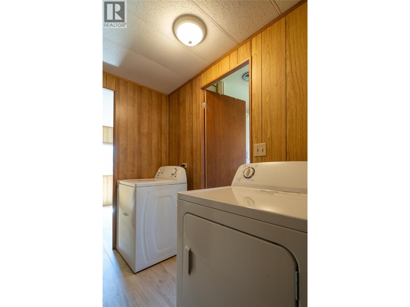 802 Center Street, Revelstoke, British Columbia  V0E 2S0 - Photo 16 - 10356570