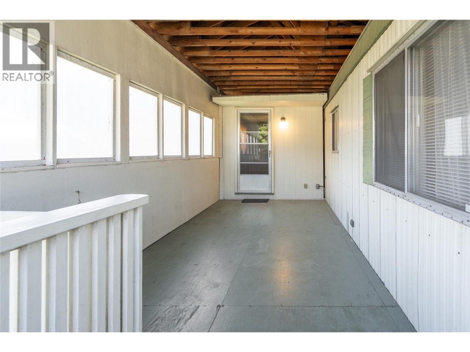 802 Center Street, Revelstoke, British Columbia  V0E 2S0 - Photo 6 - 10356570