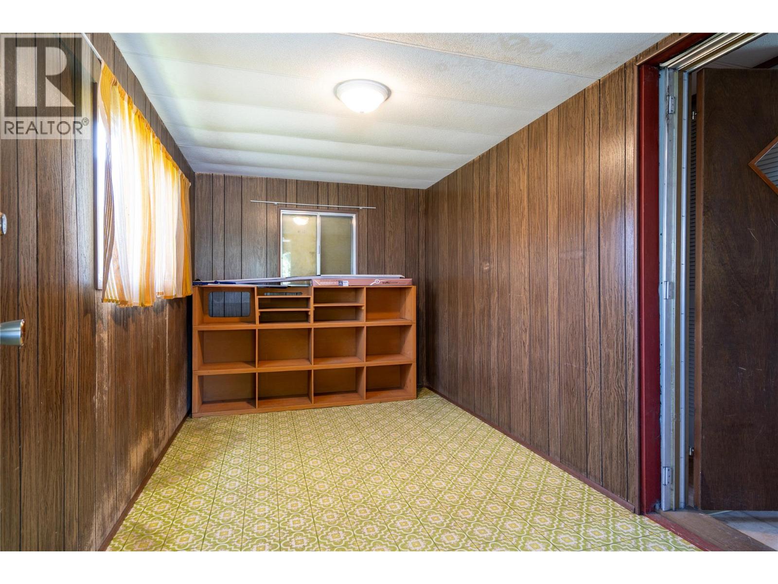 802 Center Street, Revelstoke, British Columbia  V0E 2S0 - Photo 7 - 10356570