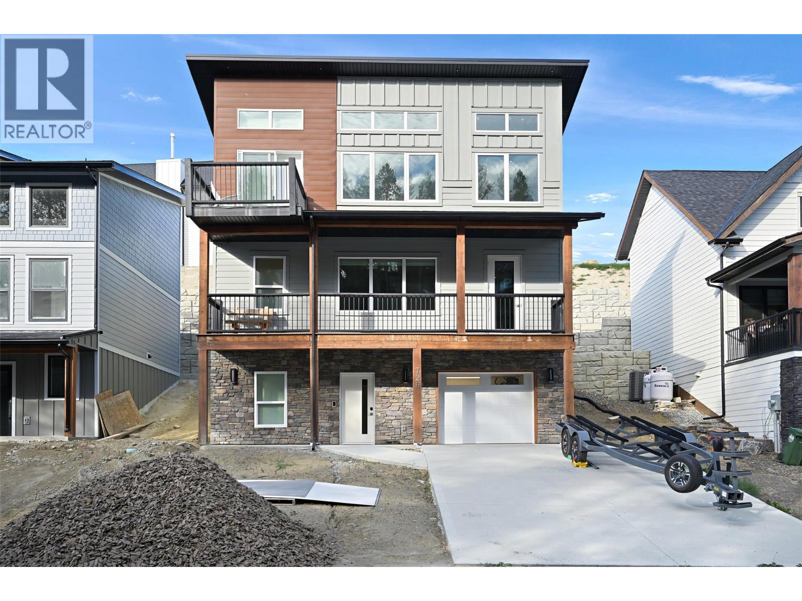 726 Taynton Drive, Invermere, British Columbia  V0A 1K6 - Photo 1 - 10356768