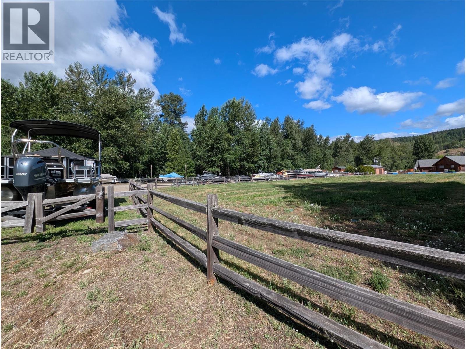 27 Cottonwood Drive, Lee Creek, British Columbia  V0E 1M4 - Photo 11 - 10357102