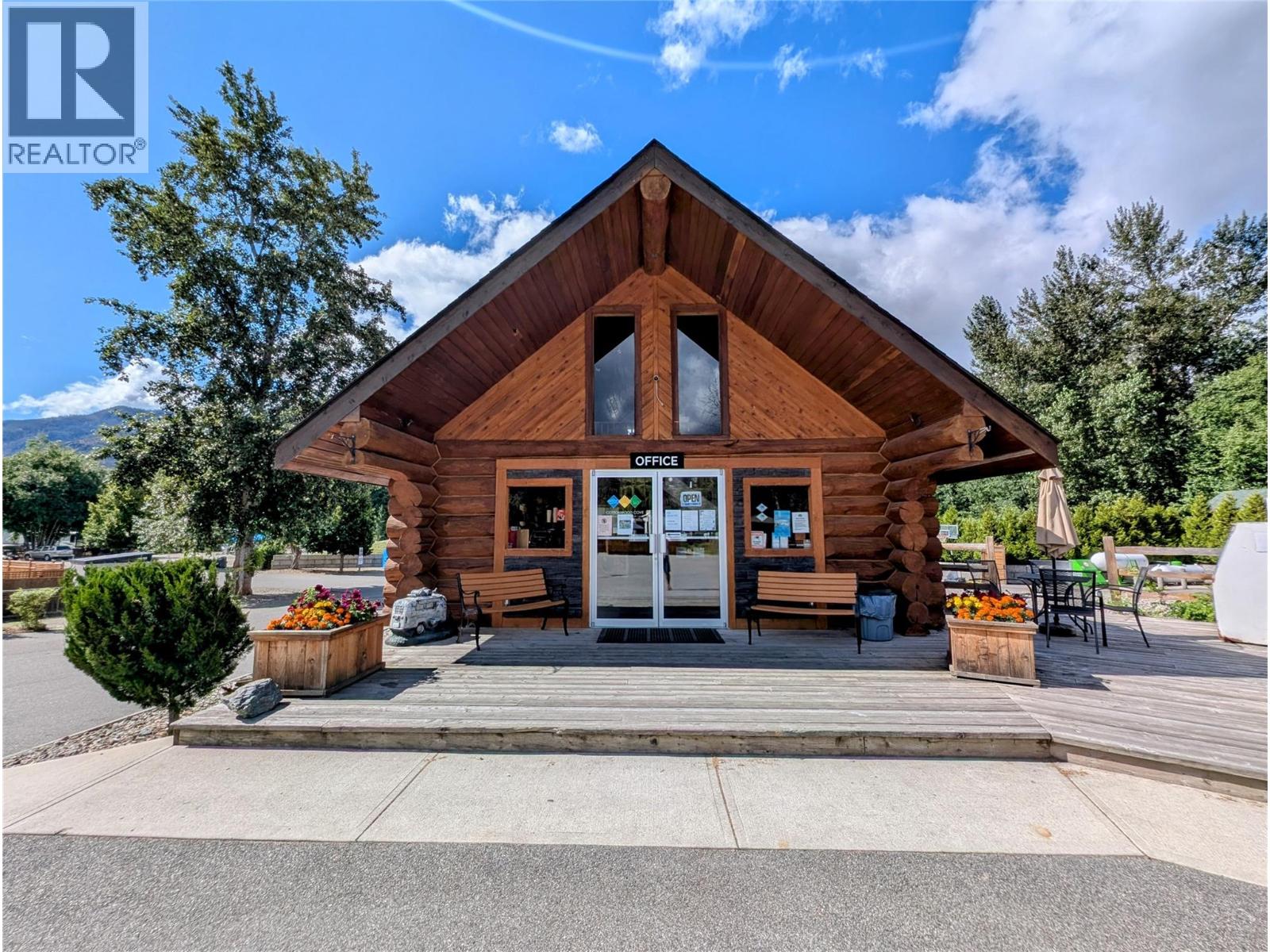 27 Cottonwood Drive, Lee Creek, British Columbia  V0E 1M4 - Photo 16 - 10357102