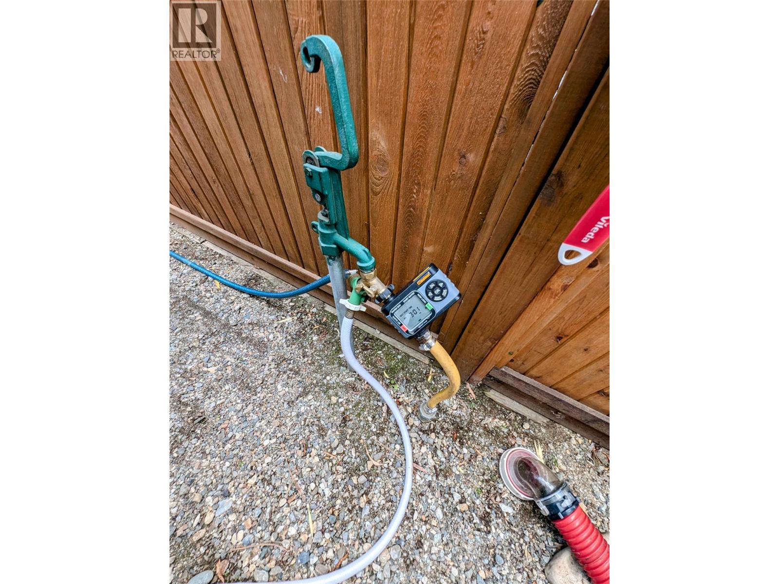 27 Cottonwood Drive, Lee Creek, British Columbia  V0E 1M4 - Photo 22 - 10357102