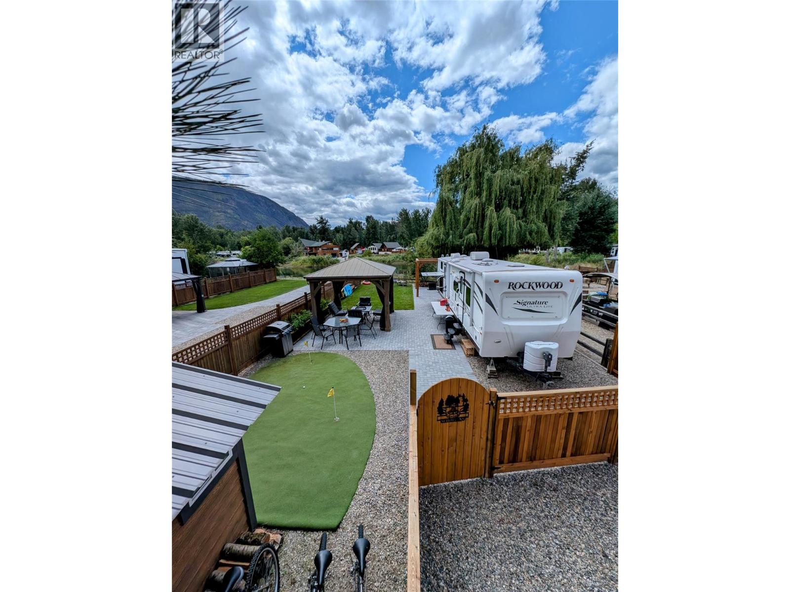 27 Cottonwood Drive, Lee Creek, British Columbia  V0E 1M4 - Photo 24 - 10357102