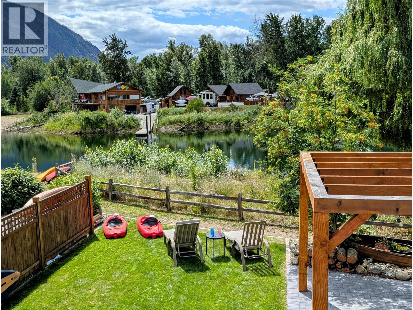 27 Cottonwood Drive, Lee Creek, British Columbia  V0E 1M4 - Photo 33 - 10357102