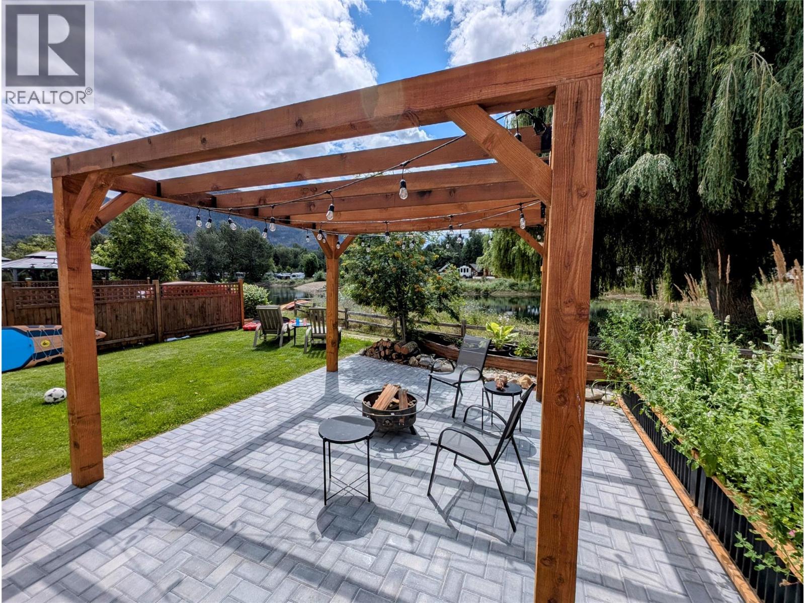 27 Cottonwood Drive, Lee Creek, British Columbia  V0E 1M4 - Photo 35 - 10357102