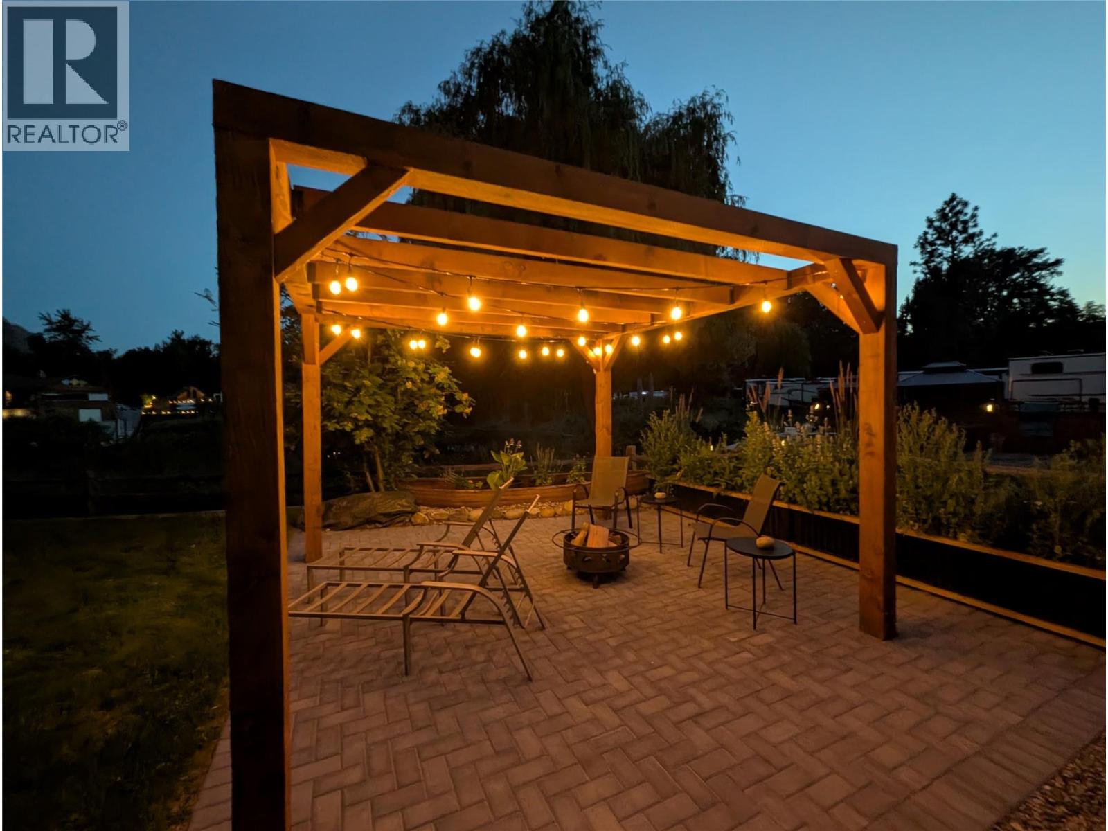 27 Cottonwood Drive, Lee Creek, British Columbia  V0E 1M4 - Photo 47 - 10357102