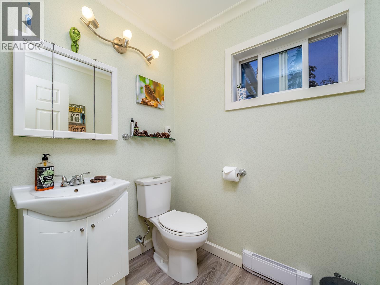 619 Habart Lower Road, Golden, British Columbia  V0A 1H2 - Photo 11 - 10357059