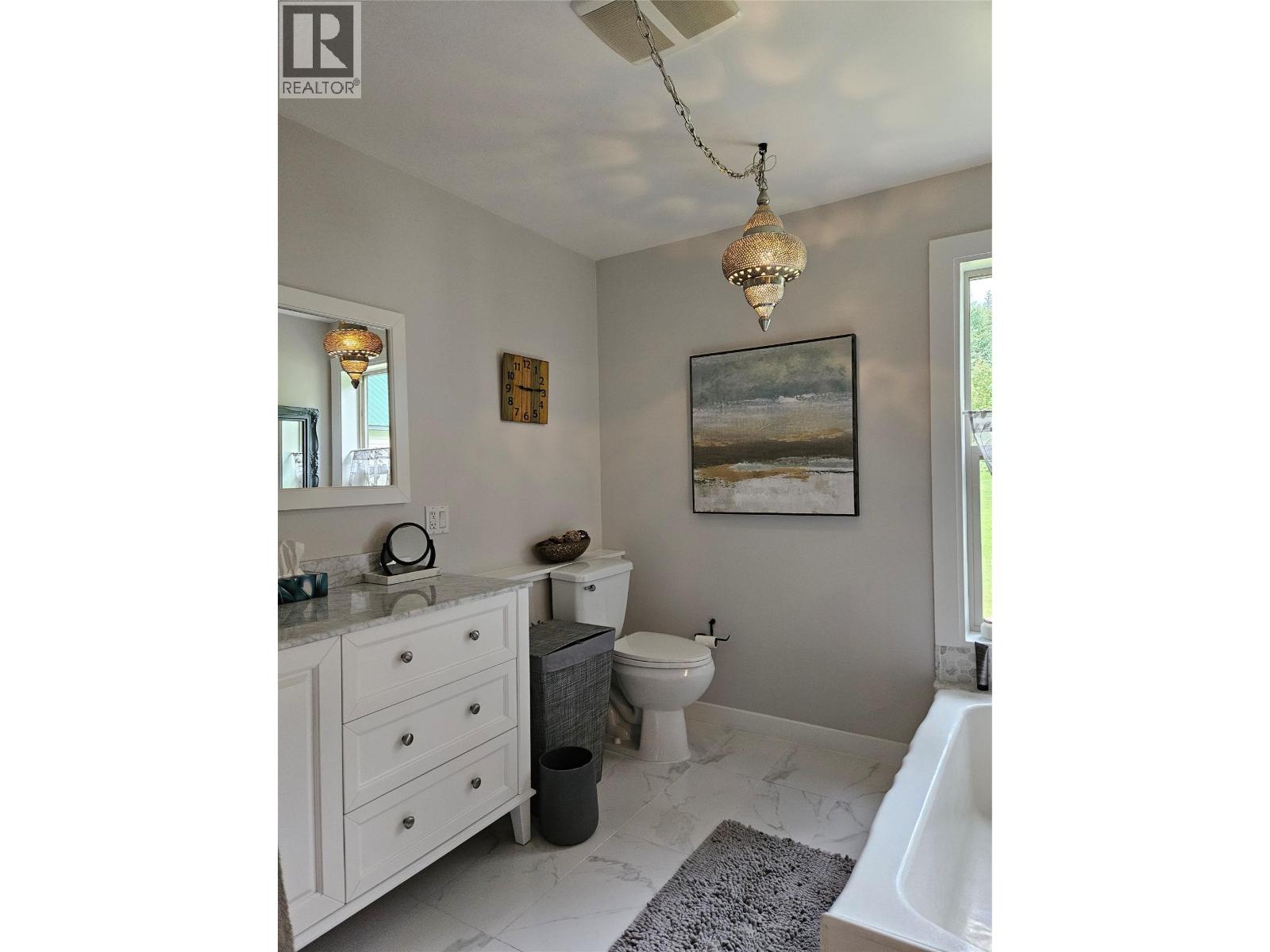 153 Wildwood Road, Summit Lake, British Columbia  V0G 1R1 - Photo 9 - 10357178