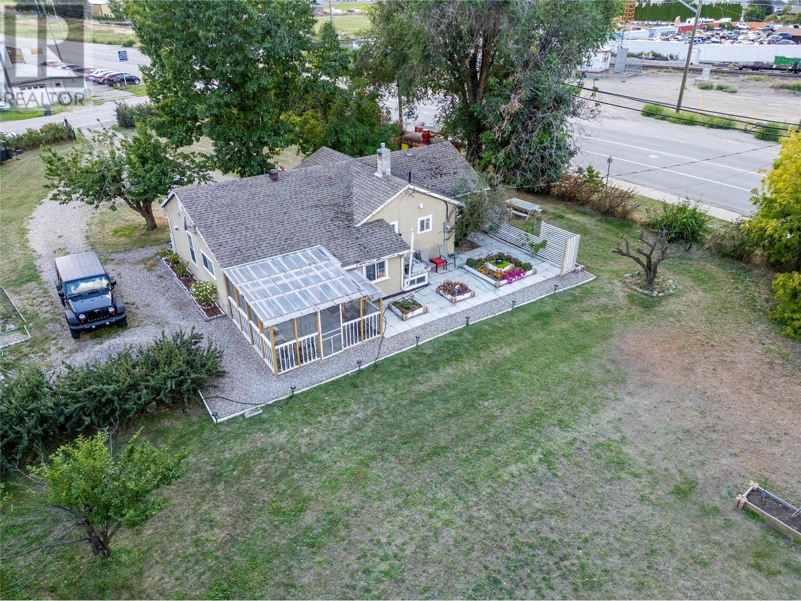 213 Bell Street, Chase, British Columbia  V0E 1M0 - Photo 2 - 10357096