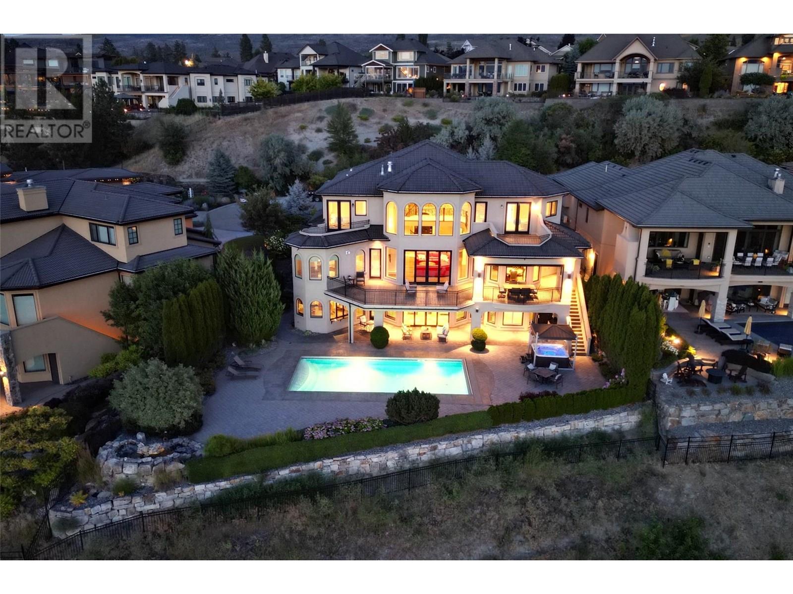 4860 Tuscany Lane, Kelowna, British Columbia  V1W 5H3 - Photo 2 - 10355304