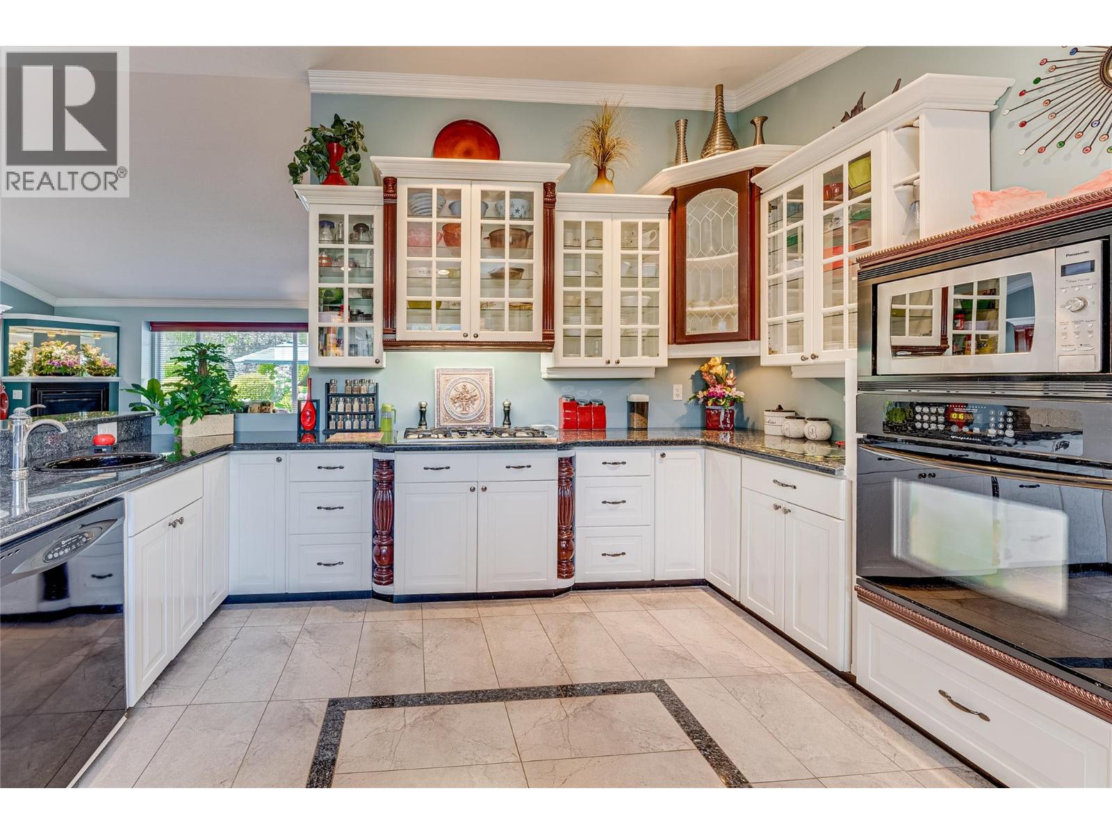 39 Ladyslipper Road, Lumby, British Columbia  V0E 2G5 - Photo 10 - 10357032