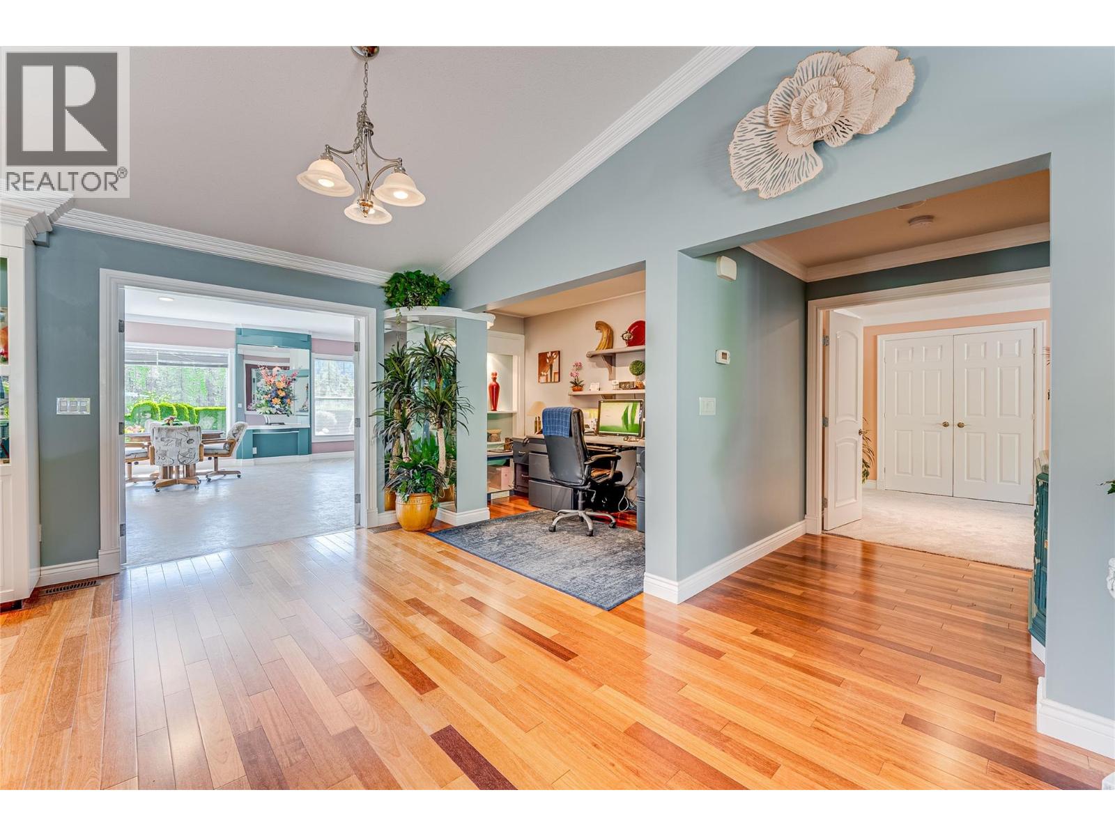 39 Ladyslipper Road, Lumby, British Columbia  V0E 2G5 - Photo 15 - 10357032