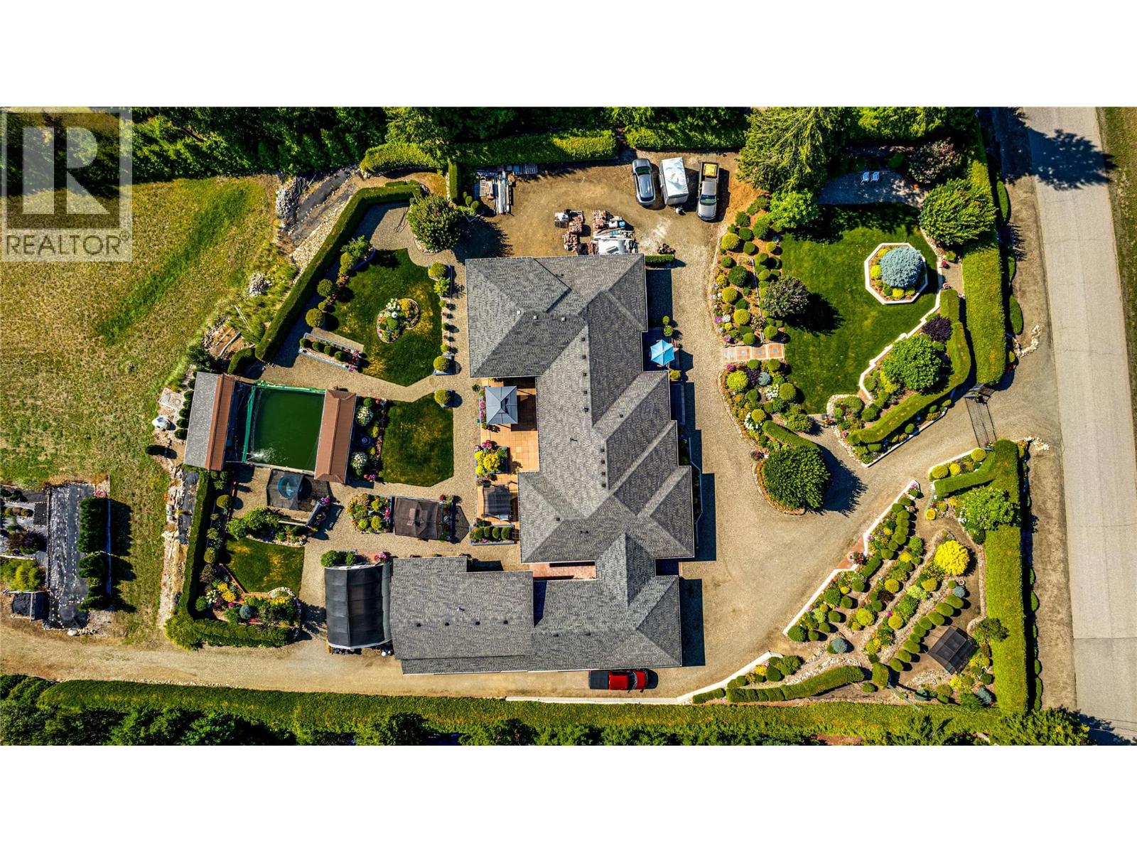 39 Ladyslipper Road, Lumby, British Columbia  V0E 2G5 - Photo 2 - 10357032