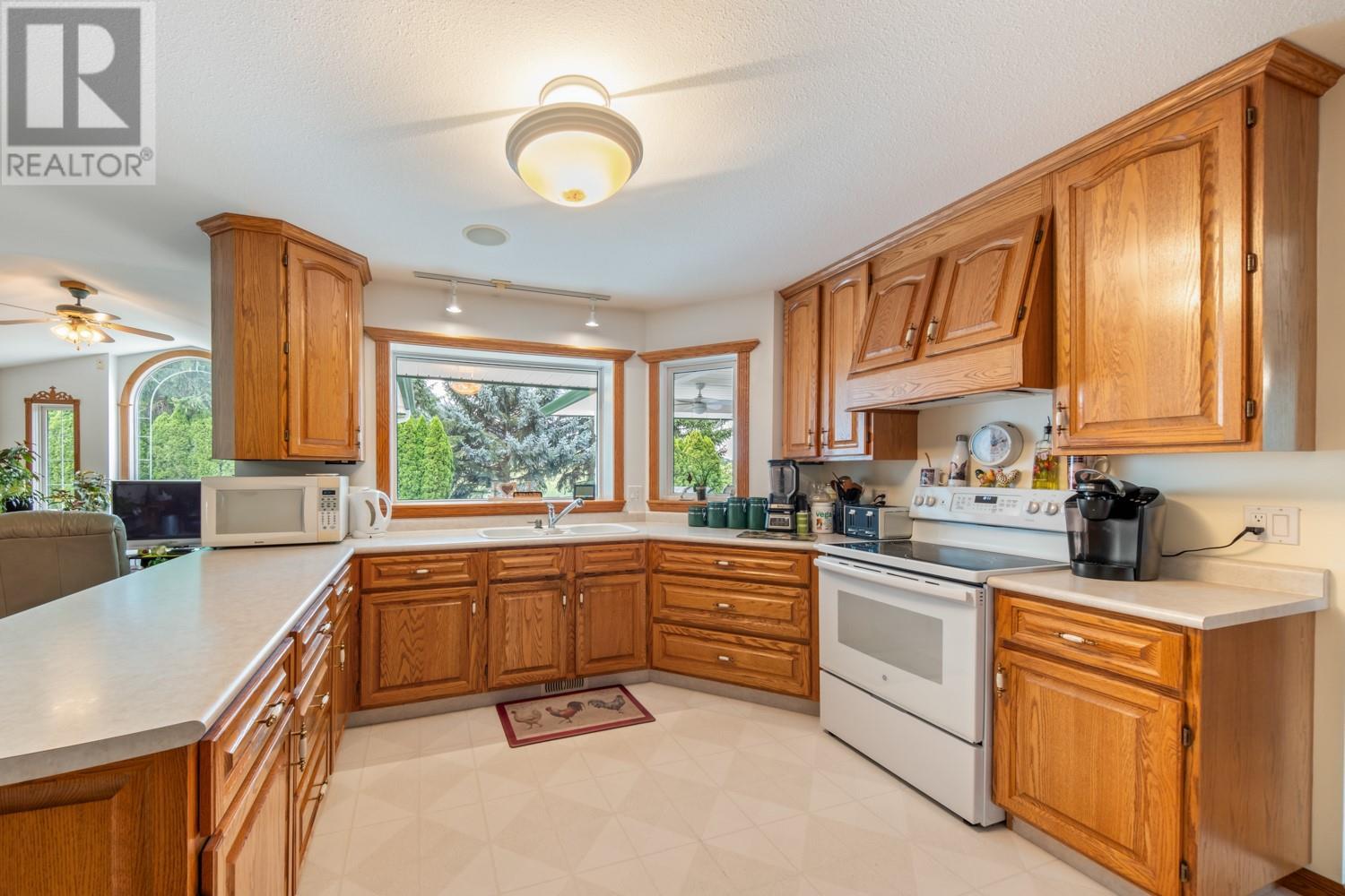 135 Pleasant Valley Cross Road, Armstrong, British Columbia  V4Y 0W1 - Photo 9 - 10356903