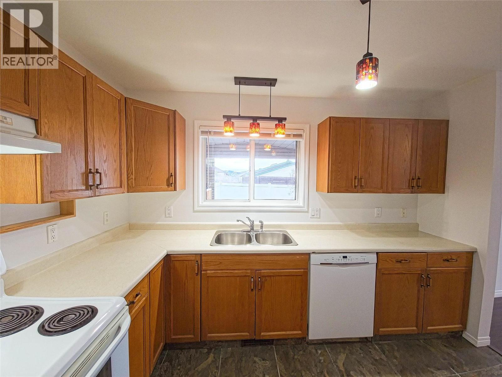 1605 15 Avenue, Vernon, British Columbia  V1T 9R4 - Photo 13 - 10356839