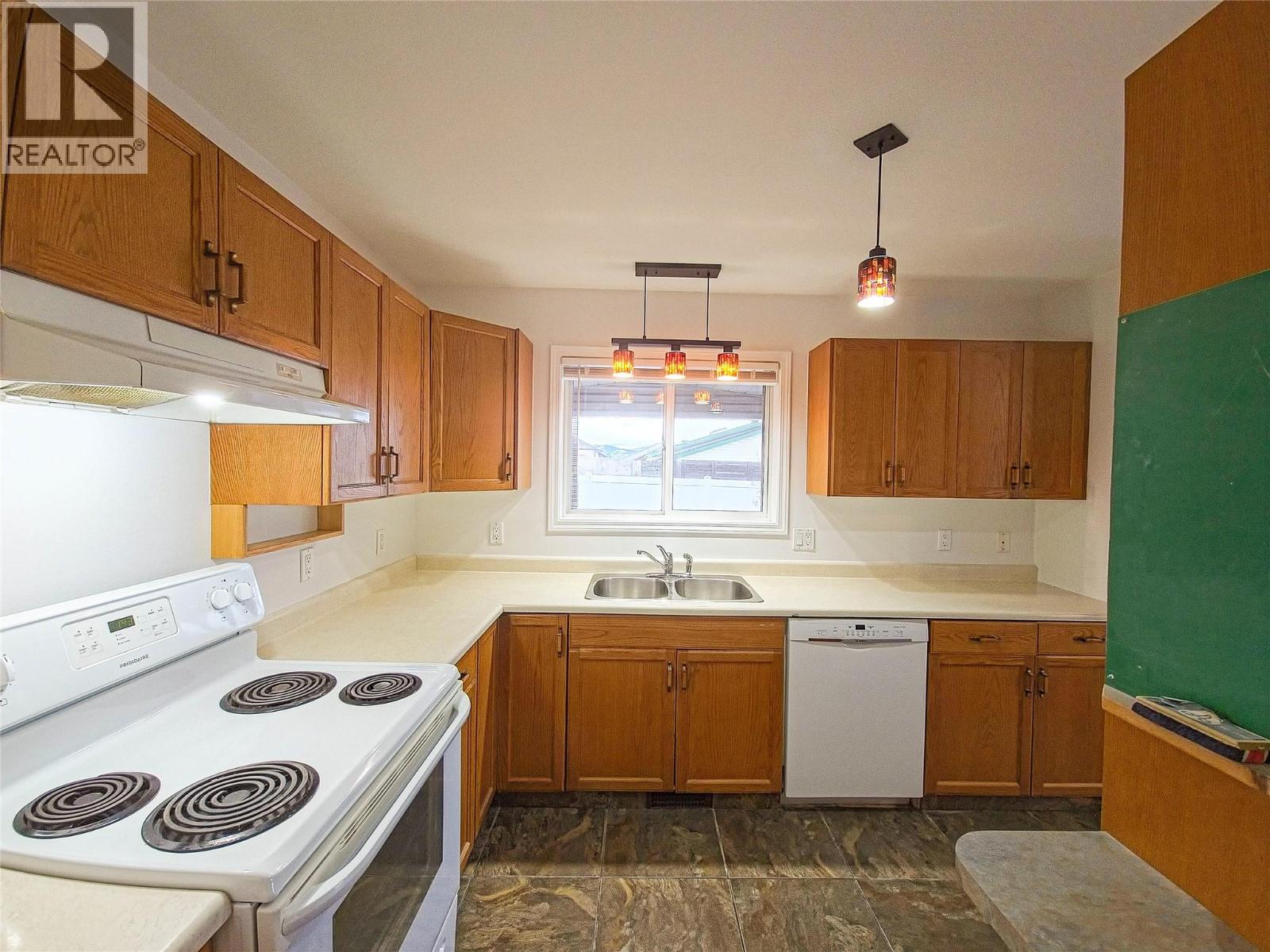 1605 15 Avenue, Vernon, British Columbia  V1T 9R4 - Photo 14 - 10356839