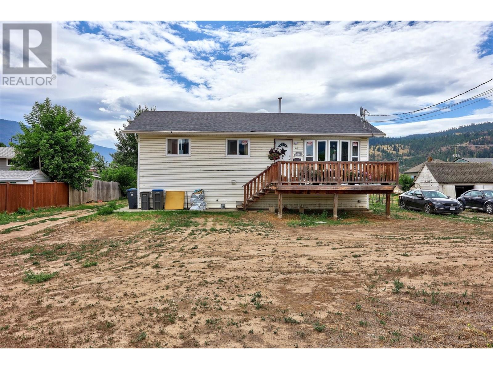 2026 Priest Avenue, Merritt, British Columbia  V1K 0A3 - Photo 2 - 10357314