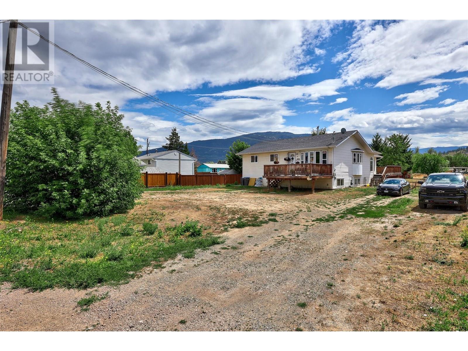 2026 Priest Avenue, Merritt, British Columbia  V1K 0A3 - Photo 4 - 10357314