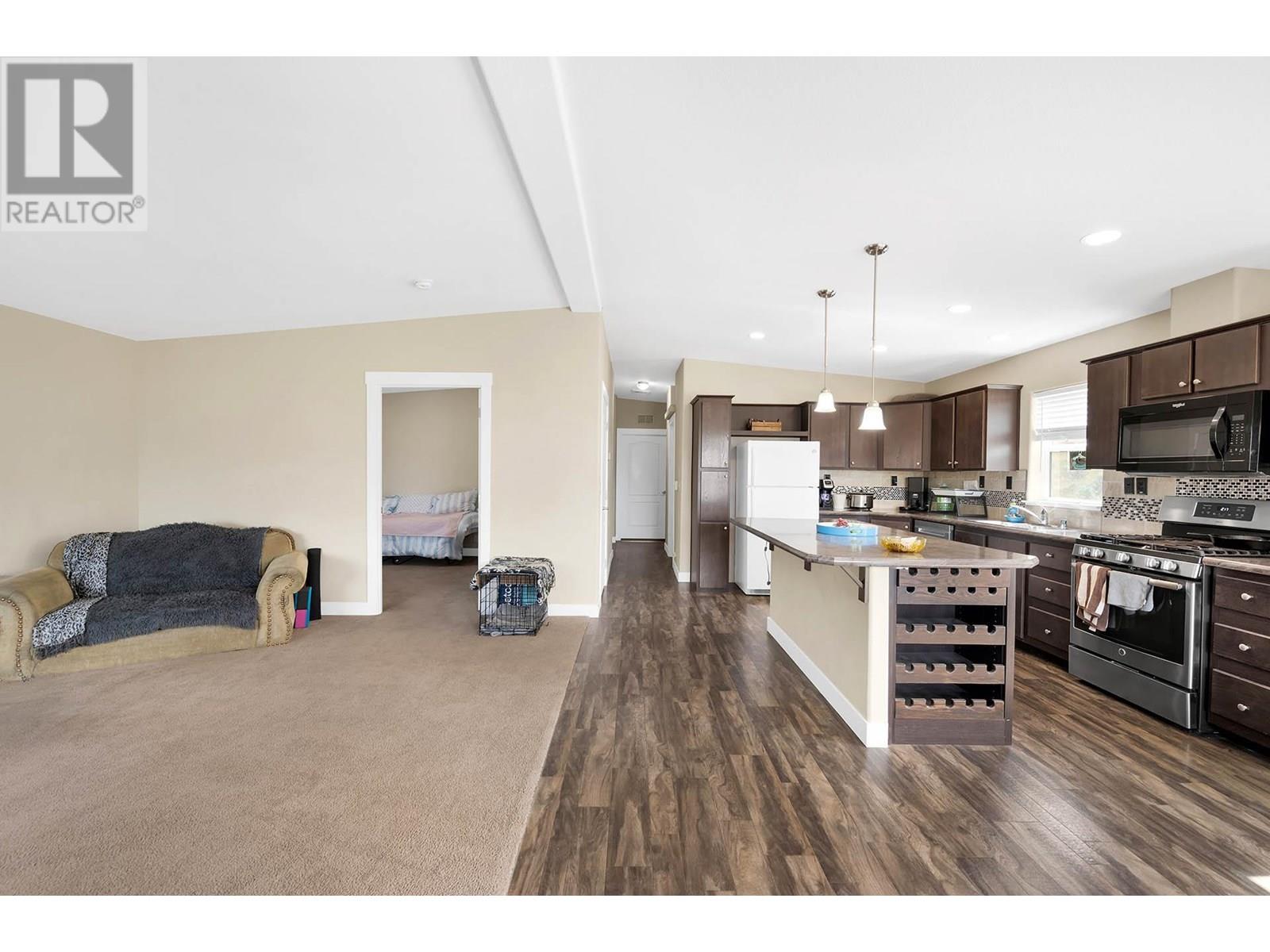 840 Deer Drive, Kamloops, British Columbia  V1S 1Z9 - Photo 12 - 10350424