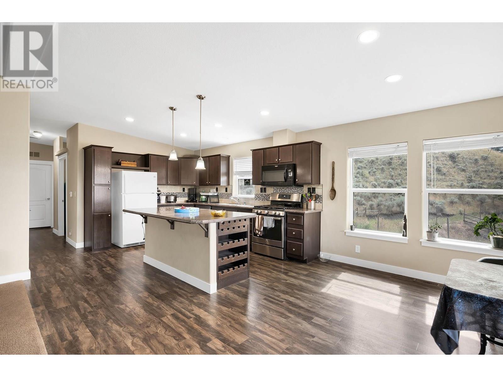 840 Deer Drive, Kamloops, British Columbia  V1S 1Z9 - Photo 4 - 10350424