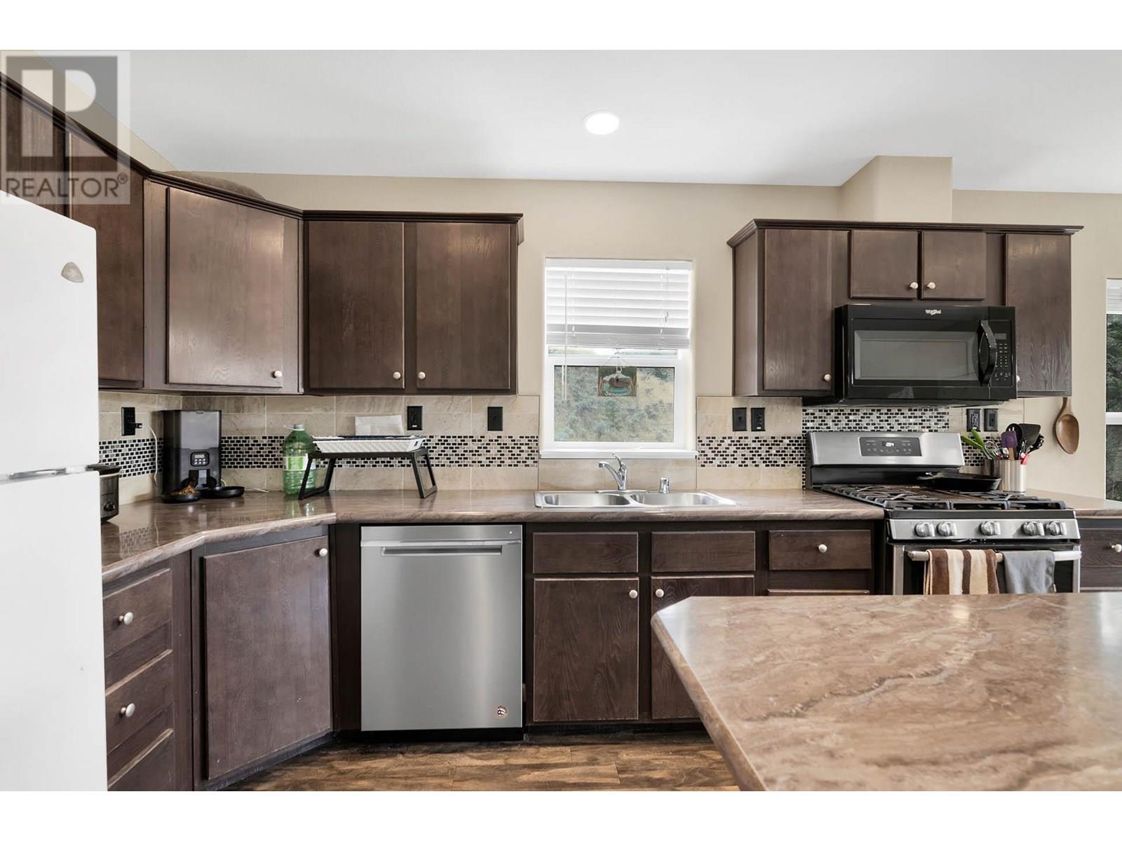 840 Deer Drive, Kamloops, British Columbia  V1S 1Z9 - Photo 8 - 10350424