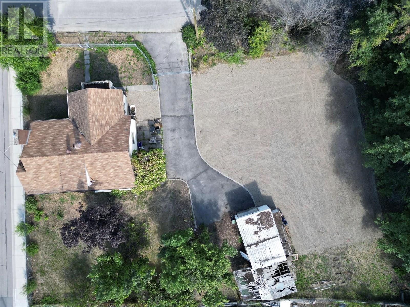 2310 34a Street, Vernon, British Columbia  V1T 5Z8 - Photo 1 - 10357268