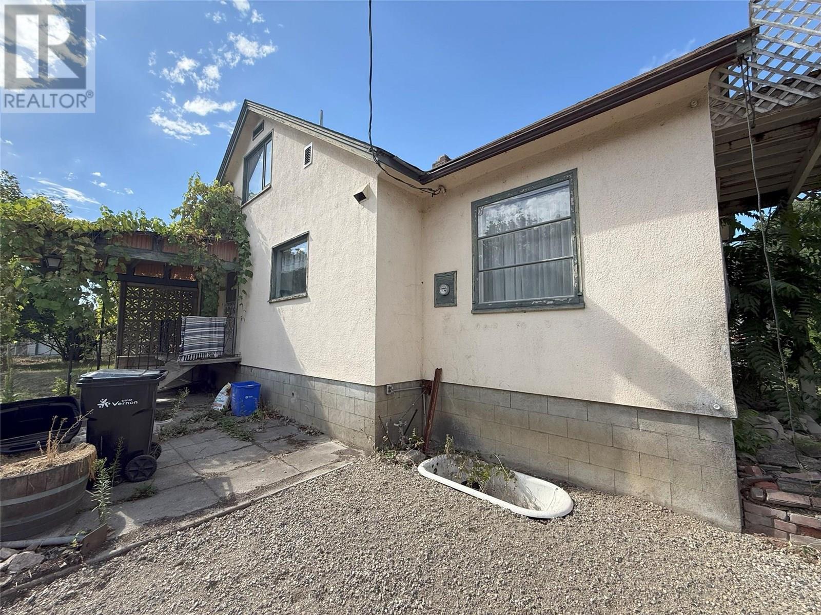 2310 34a Street, Vernon, British Columbia  V1T 5Z8 - Photo 6 - 10357268