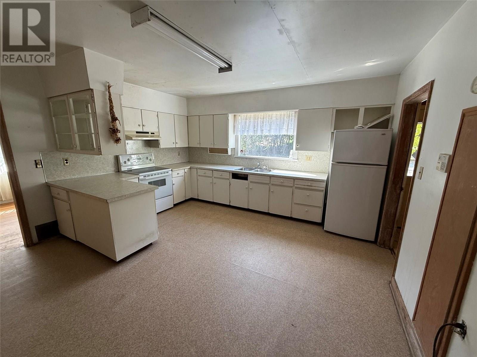 2310 34a Street, Vernon, British Columbia  V1T 5Z8 - Photo 7 - 10357268