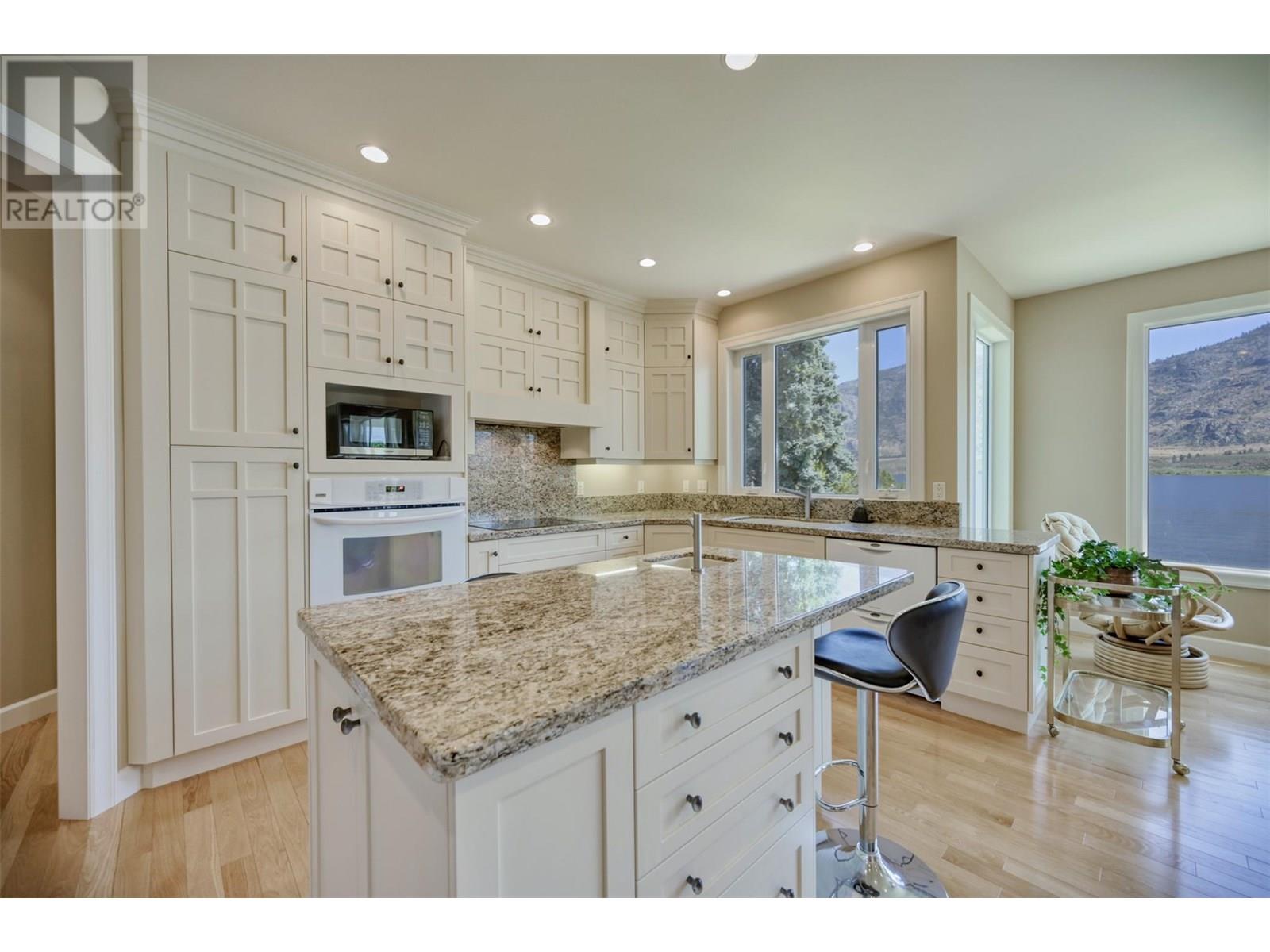 10411 81st Street, Osoyoos, British Columbia  V0H 1V2 - Photo 10 - 10354227