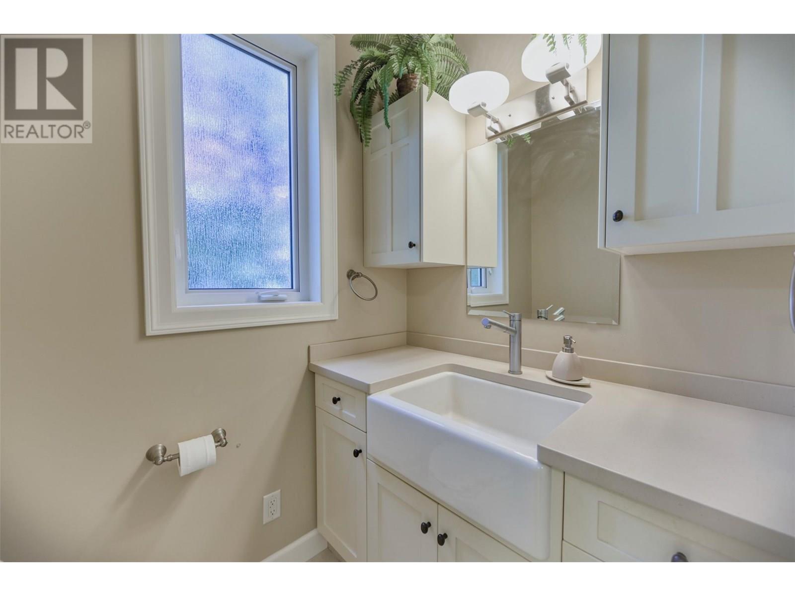 10411 81st Street, Osoyoos, British Columbia  V0H 1V2 - Photo 14 - 10354227