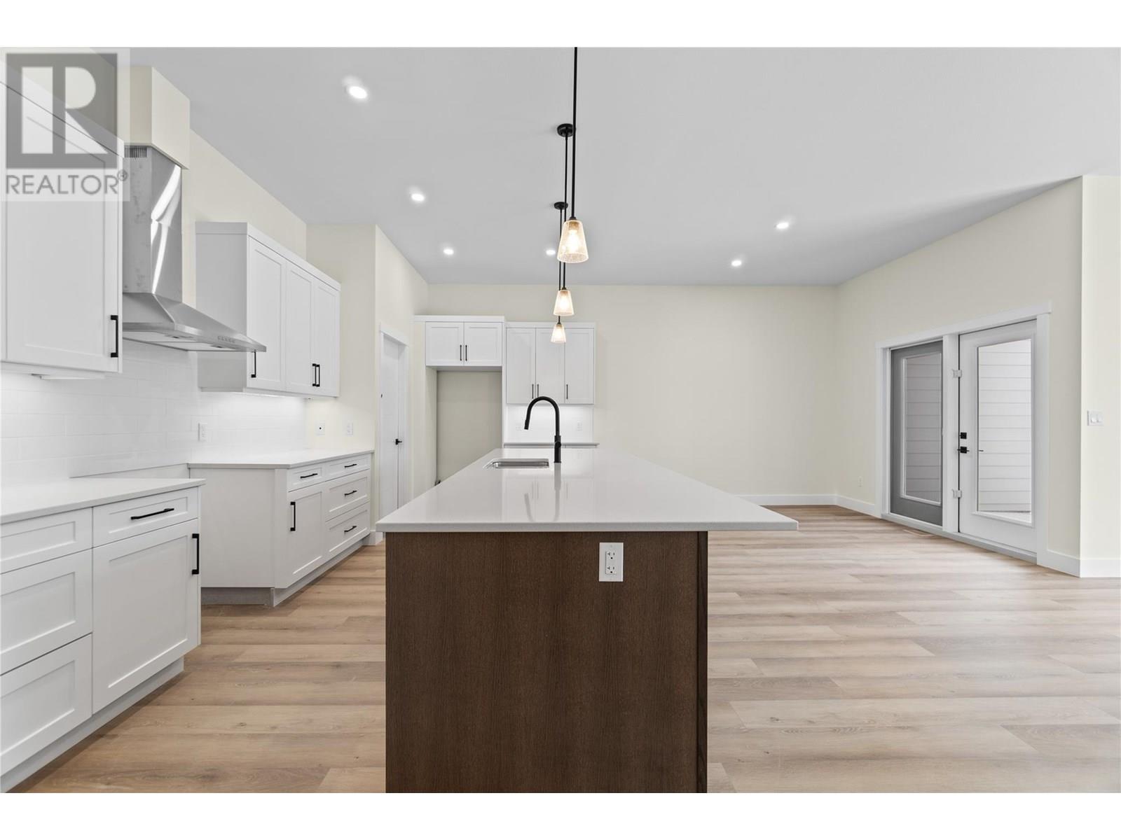 231 20 Street Ne Unit# 2, Salmon Arm, British Columbia  V1E 2Z7 - Photo 9 - 10357775