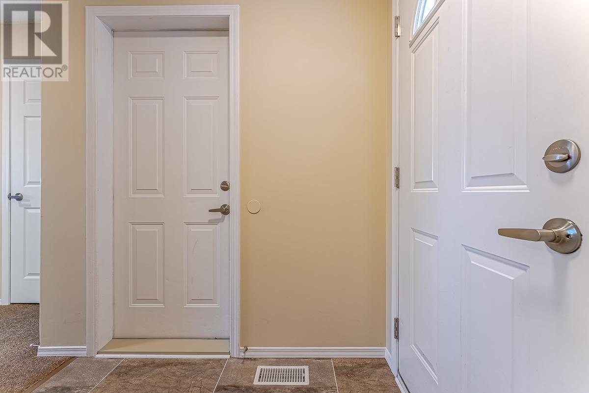 1920 Hugh Allan Drive Unit# 22, Kamloops, British Columbia  V1S 1Y5 - Photo 5 - 10357805