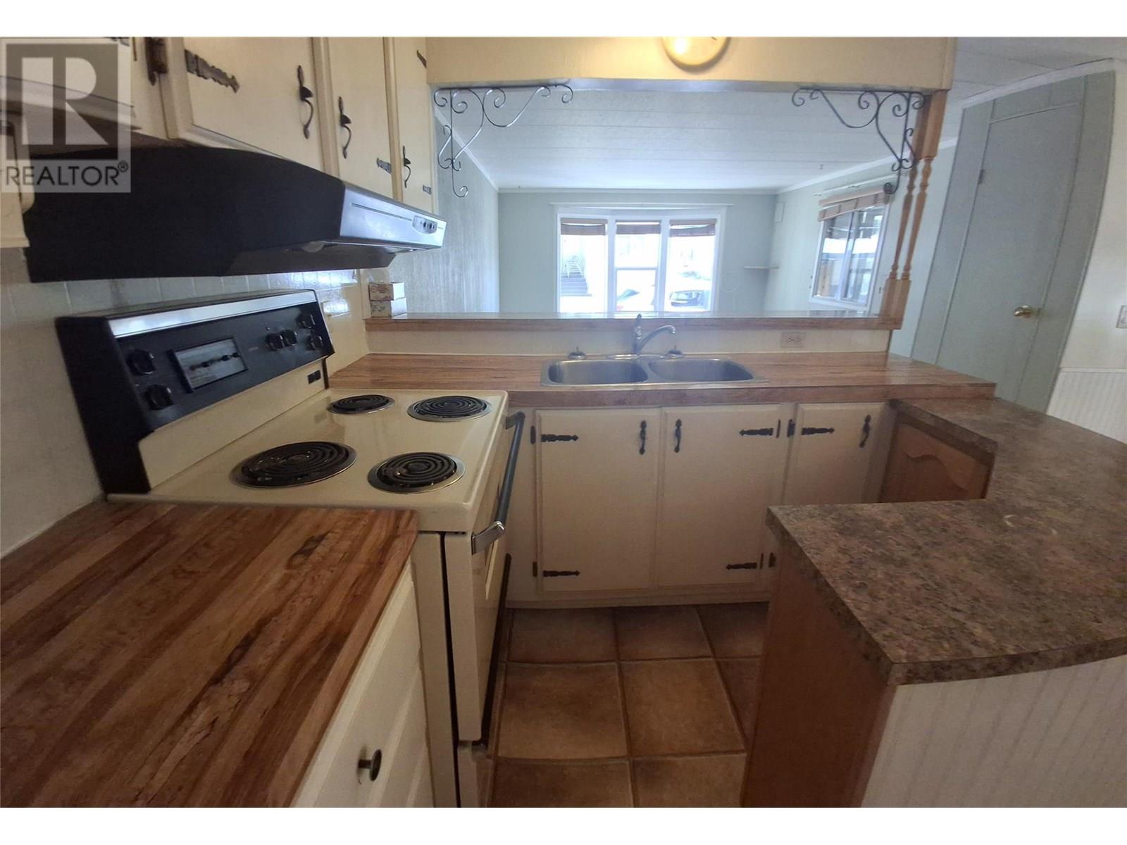 566 Coburn Street Unit# 10, Chase, British Columbia  V0E 1M0 - Photo 3 - 10357488