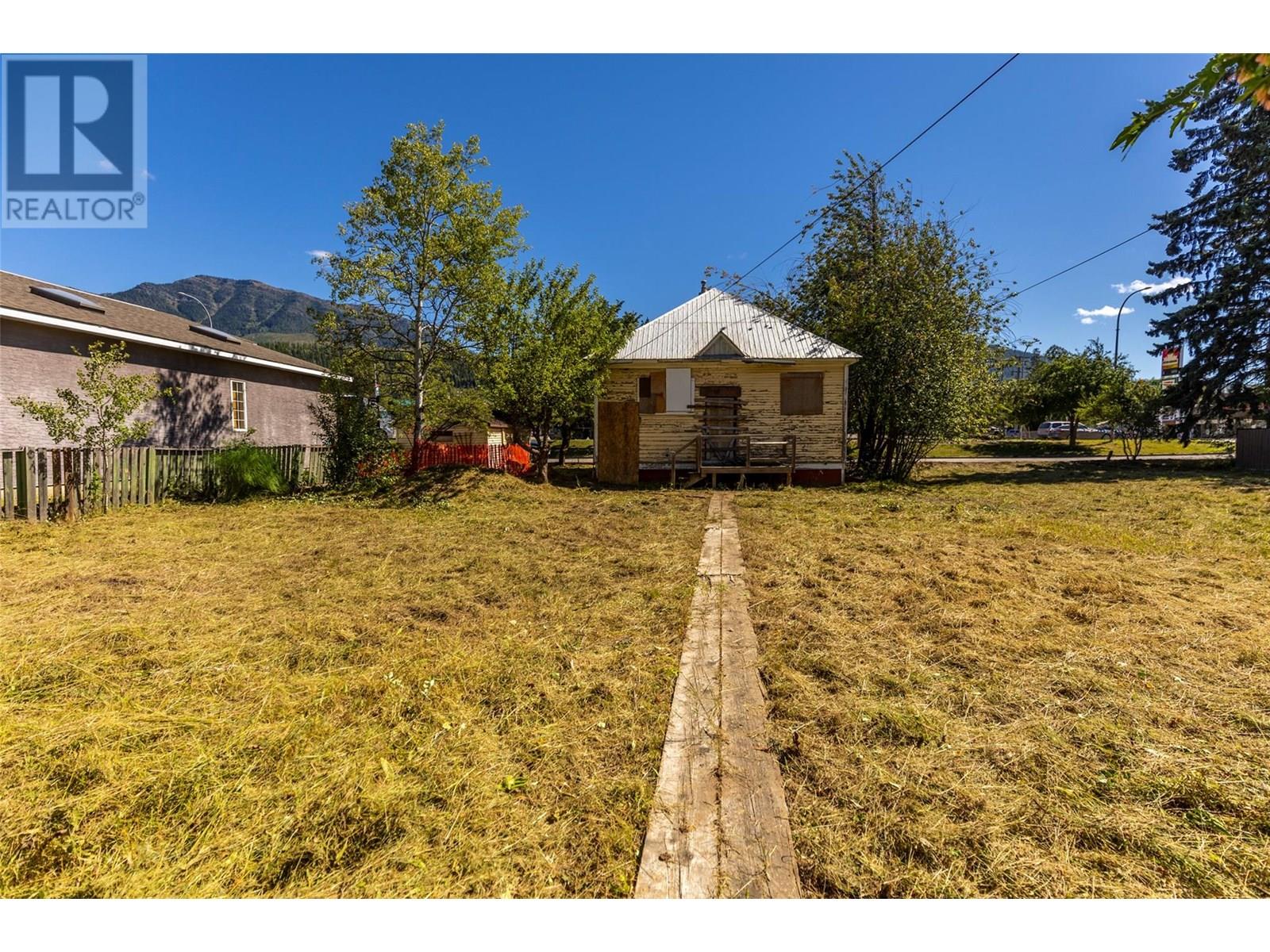 1321 7th Avenue, Fernie, British Columbia  V0B 1M0 - Photo 10 - 10357927