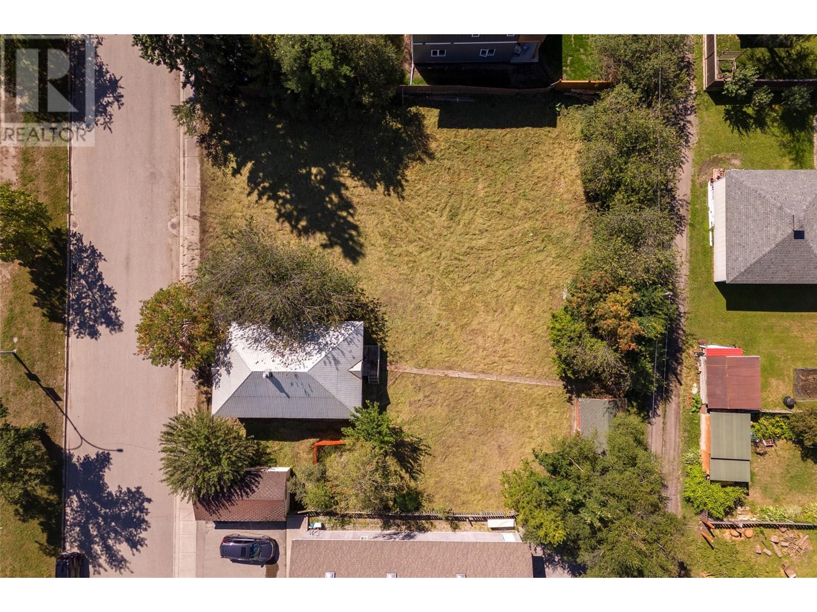 1321 7th Avenue, Fernie, British Columbia  V0B 1M0 - Photo 14 - 10357927