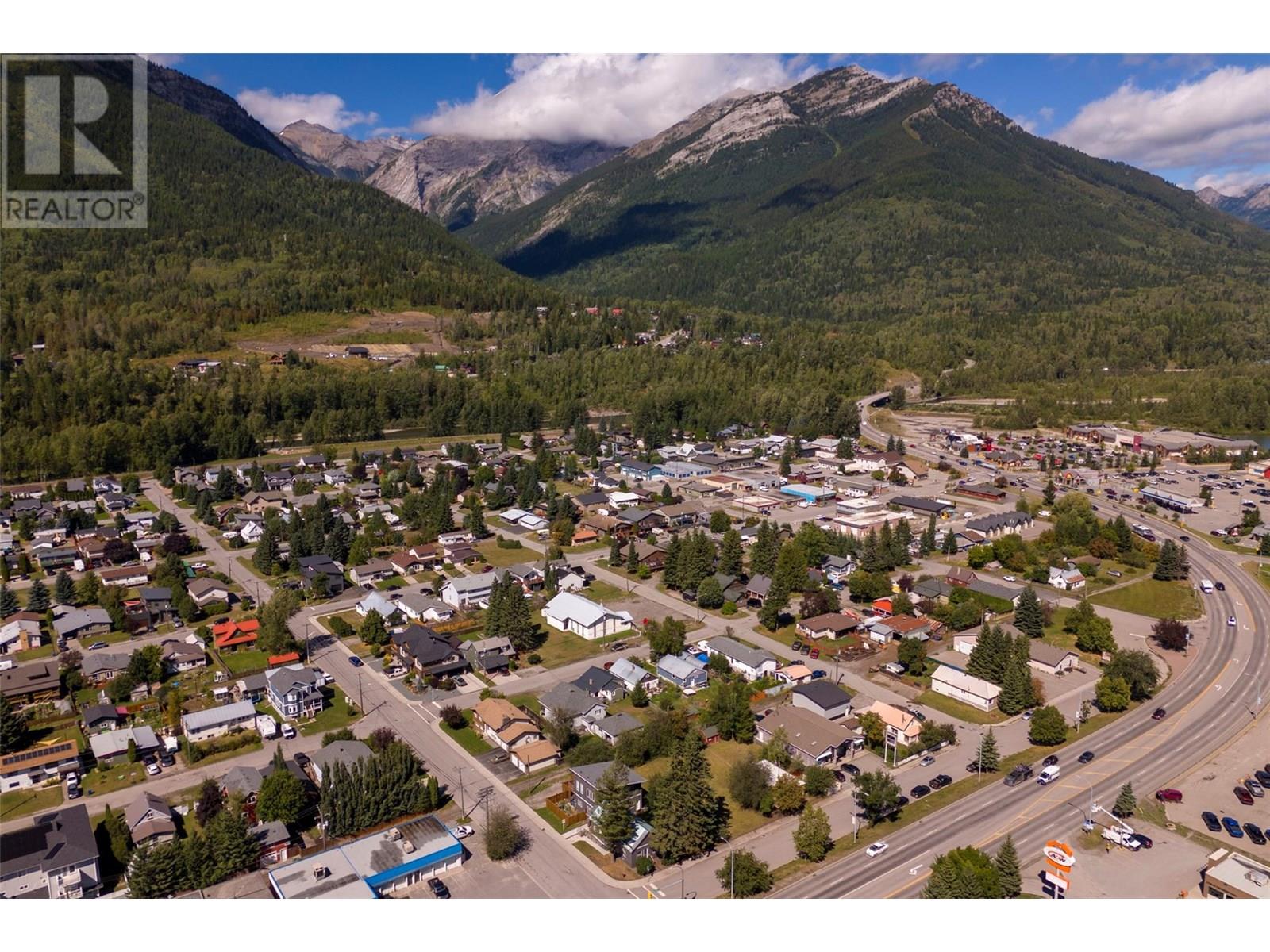 1321 7th Avenue, Fernie, British Columbia  V0B 1M0 - Photo 16 - 10357927