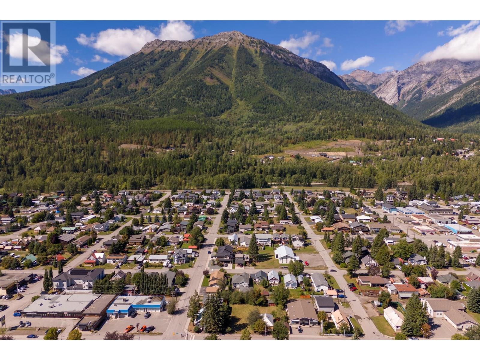 1321 7th Avenue, Fernie, British Columbia  V0B 1M0 - Photo 3 - 10357927