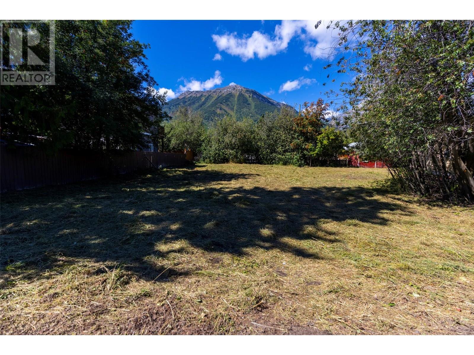 1321 7th Avenue, Fernie, British Columbia  V0B 1M0 - Photo 6 - 10357927