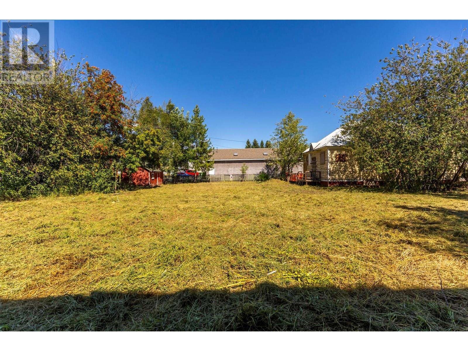 1321 7th Avenue, Fernie, British Columbia  V0B 1M0 - Photo 8 - 10357927