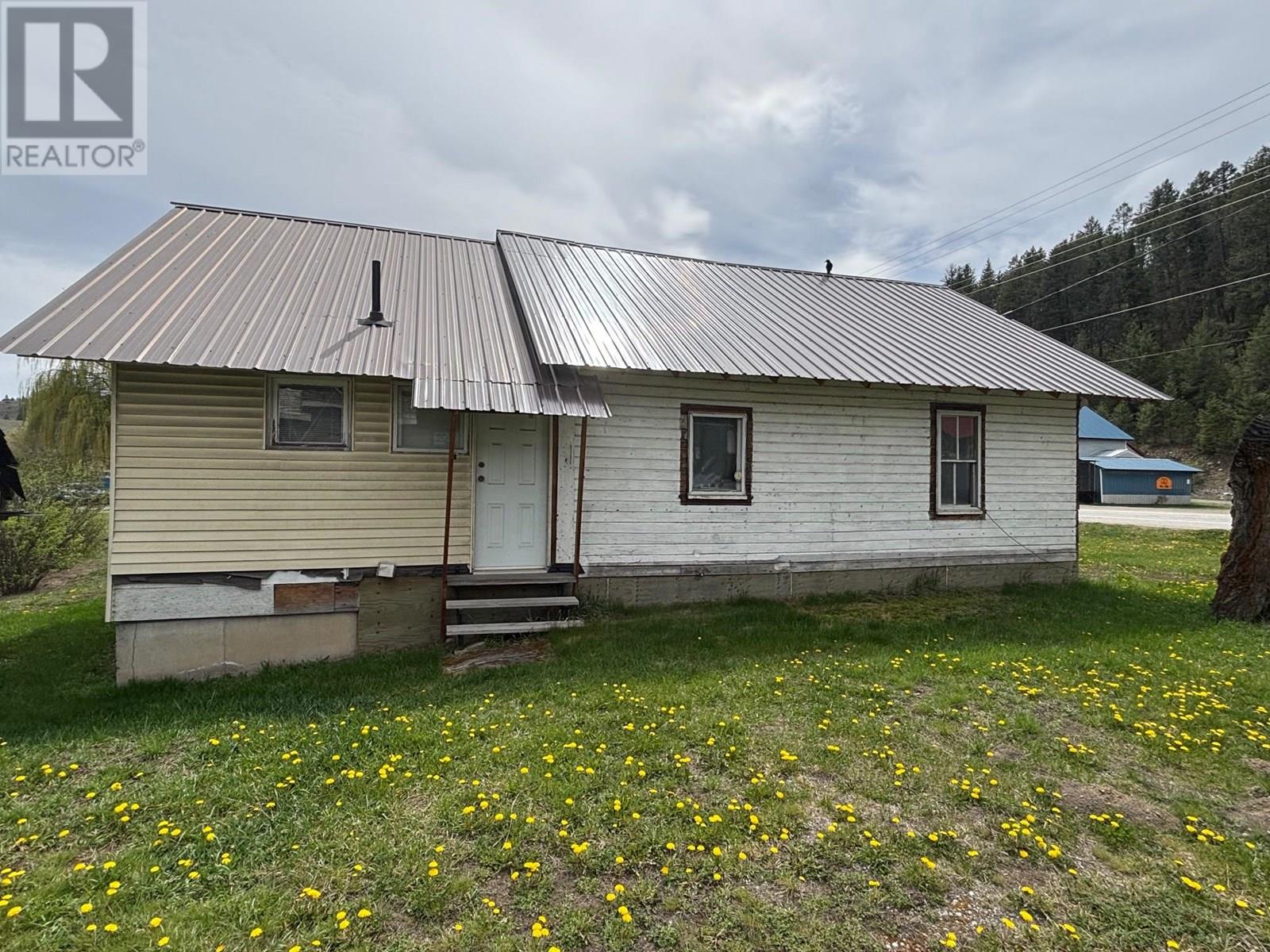 4123 3 Highway, Rock Creek, British Columbia  V0H 1Y0 - Photo 1 - 10357929