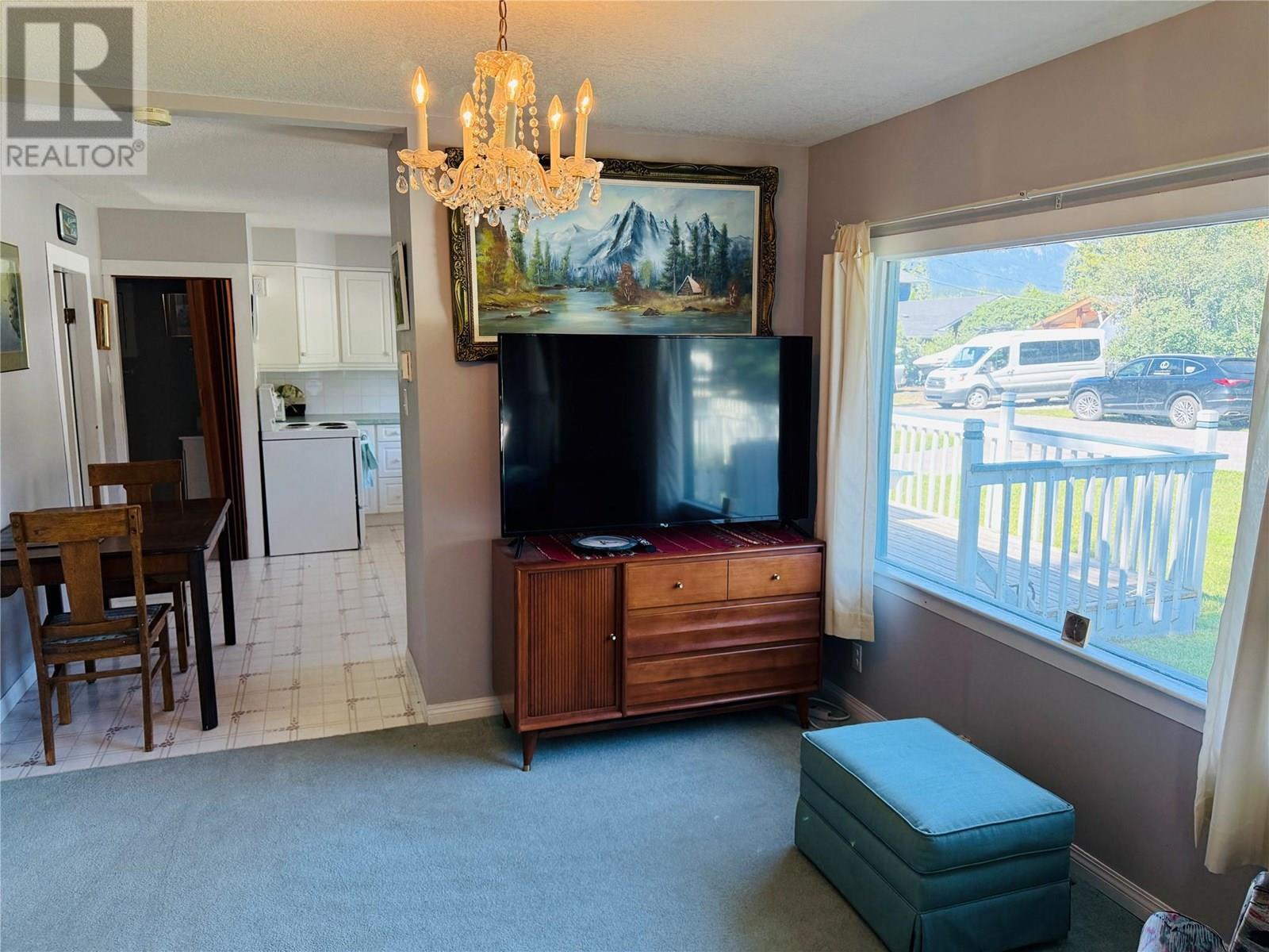 4688 Poplar Street, Windermere, British Columbia  V0B 2L2 - Photo 12 - 10357926