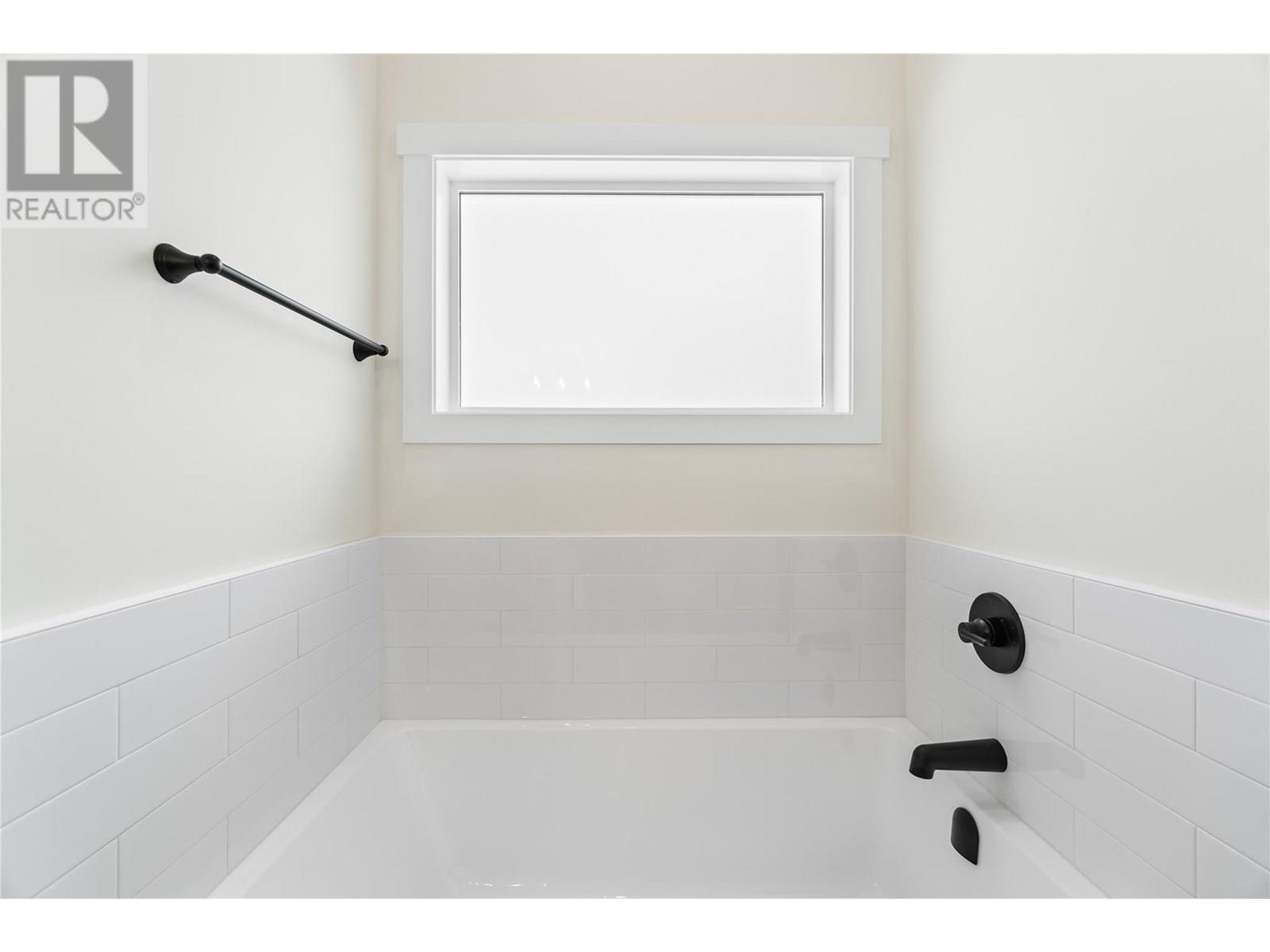 231 20 Street Ne Unit# 1, Salmon Arm, British Columbia  V1E 2Z7 - Photo 19 - 10357769